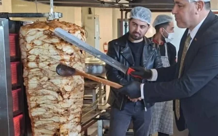 Erol Bayat: “Her Şey Gençlerimiz İçin”  Iğdır’da yurt kantinleri ve mutfaklarda titiz denetim