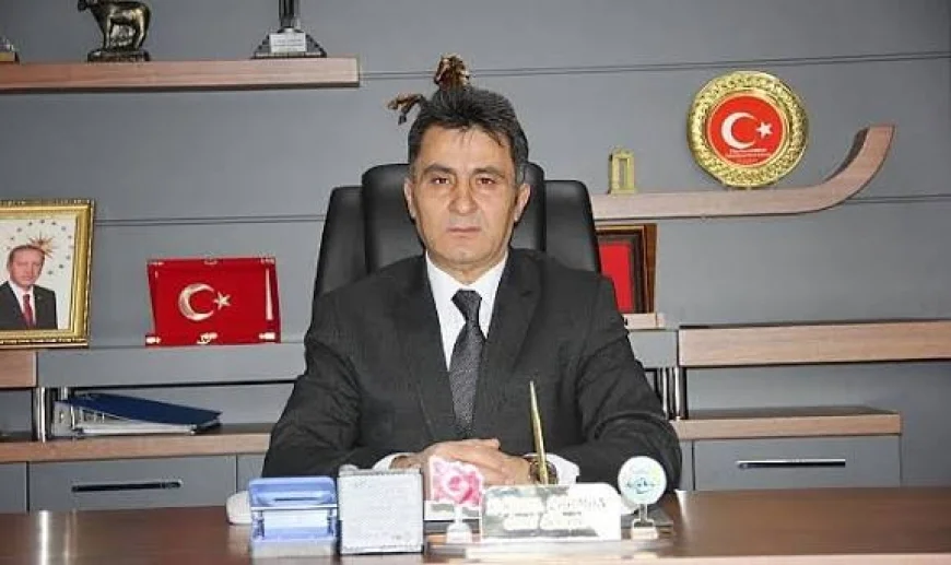 “Deyiller…” “Ali Kemal gidecekmiş deyiller”, “Kasım Çarman gidecekmiş deyiller…” Deyiller de deyiller…