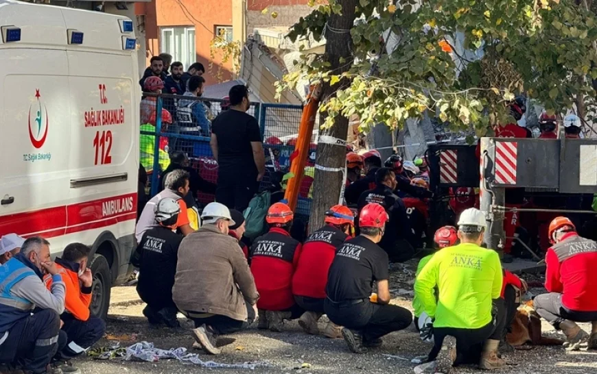 Gebze'de çöken 7 katlı binanın enkazından iki cansız beden çıkarıldı