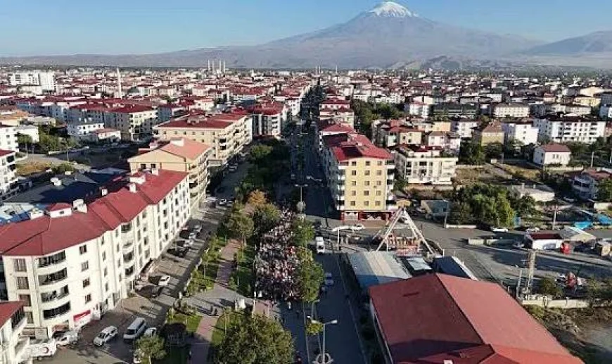 Iğdır’da Kiralık ve Satılık Daire Patlaması: “Ev Çok, Alıcı Yok!”  IĞDIR – Tahir Kavri | Gazeteci