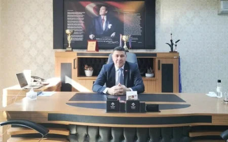 Iğdır Gençlik ve Spor İl Müdürlüğü Yurt Hizmetleri Müdürü Erol Bayat’tan 13 Kasım Kurtuluş Günü Mesajı