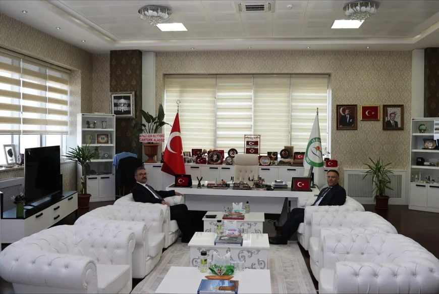 Iğdır Valisi Ercan Turan’dan Rektör Gürel’e Ziyaret