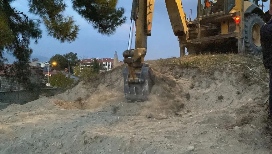 Kazı yapan işçiler buldu! Topraktan kemikler çıktı, işin sırrı sonradan çözüldü