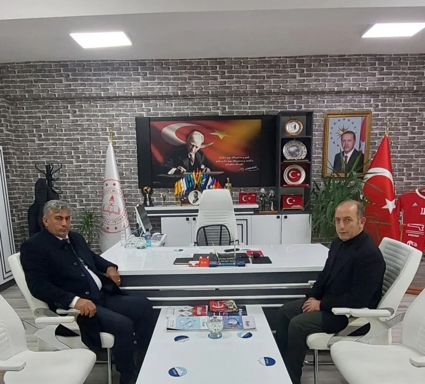 AK Parti Aralık İlçe Başkanı Paşa Şeyran’dan İlçe Milli Eğitim Müdürü Fahrettin Demirel’e Ziyaret