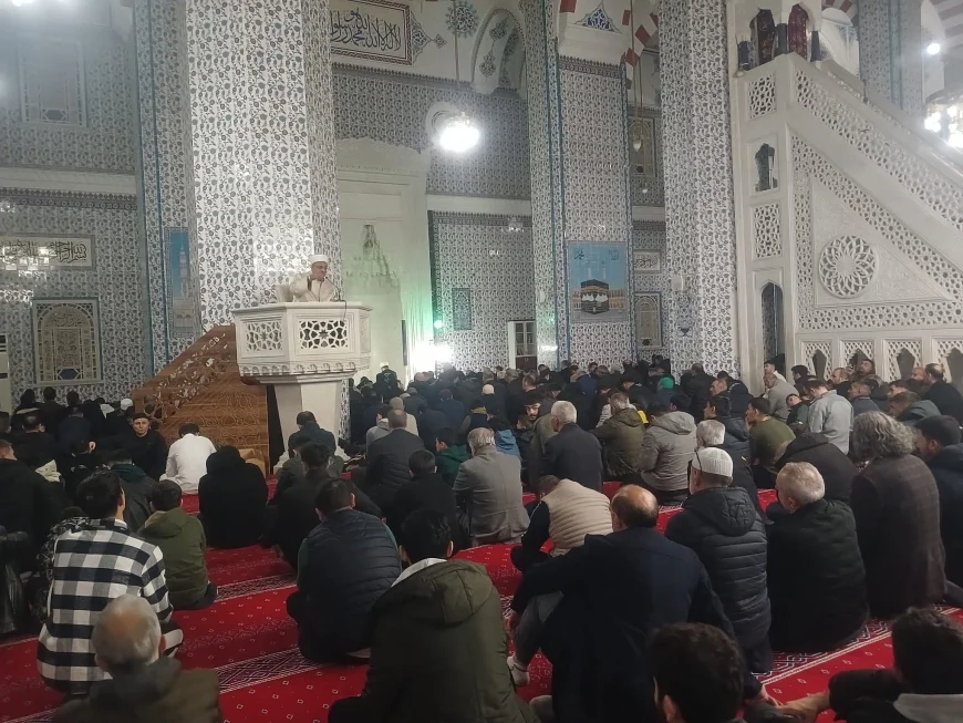 IĞDIR’DA KADİR GECESİ MANEVİ İKLİMDE İDRAK EDİLDİ