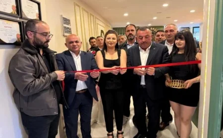 Iğdır Esnaf ve Sanatkârlar Odası Başkanı Atakan Demirci, Ayşe Peker Beauty Güzellik Salonu’nun Açılışına Katıldı ve Girişimcilere Destek Mesajı Verdi