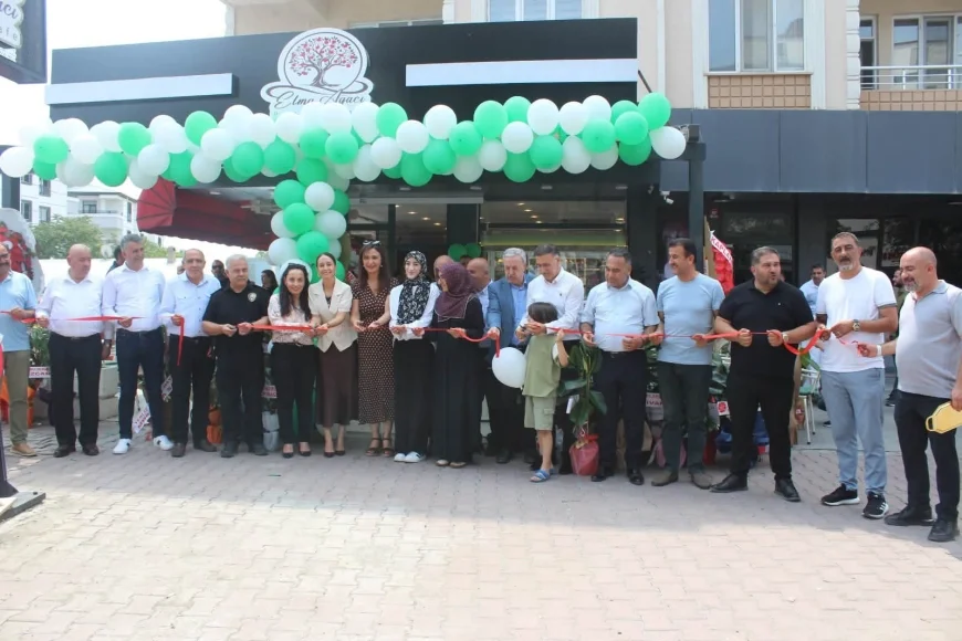 IĞDIR TSO YÖNETİMİ, ELMA AĞACI PASTANE & CAFE’NİN 3. ŞUBE AÇILIŞINA KATILDI