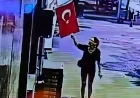 MUĞLA'DA TÜRK BAYRAĞI’NI YAKAN ŞÜPHELİ YAKALANDI, GÖZALTINA ALINDI!